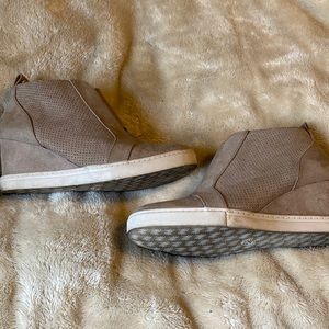 Tan wedge sneakers
